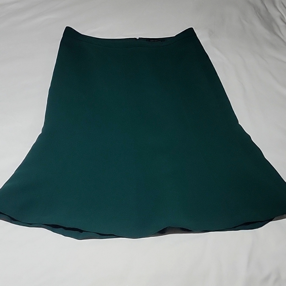 Ann Taylor Dark Green A-Line skirt size 8